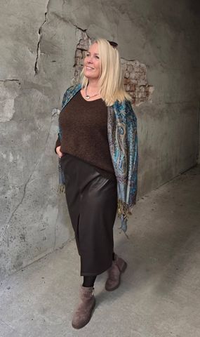 Hovedbilde Nayara Scarf (U01-D) - Chocolate & Blue