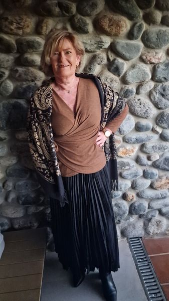 SHOP THE LOOK - Andi Blouse & Midi skirt