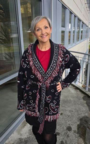 TUVA CARDIGAN ( lu2532-2021 ) - black w / burgundy
