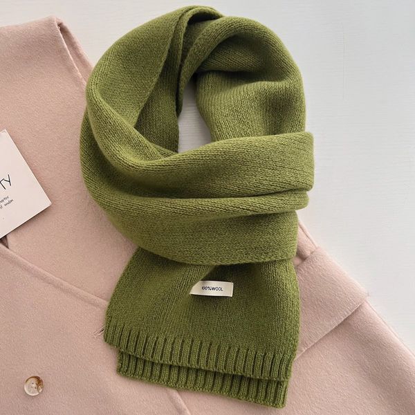 NELIA WOOL SCARF – 100 % ull - olive green