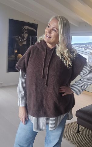 Hovedbilde NA&Iuml;S Paris – Hetteponcho - m&oslash;rk brun 