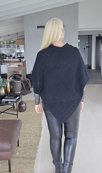 KC Olina Poncho – Kaffe Curve - black - 1 stk