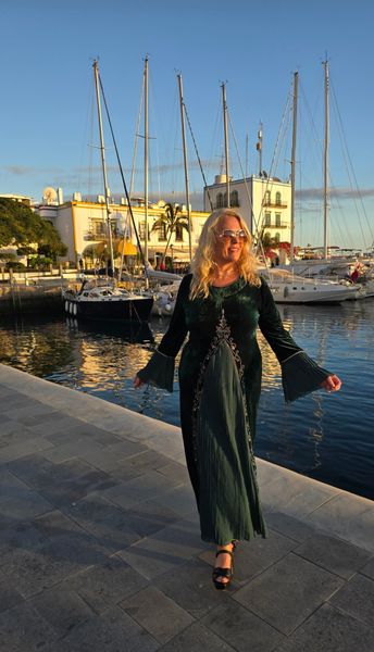 ALVA VELVET DRESS - smaragdgr&oslash;nn 