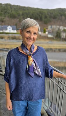 Hovedbilde BELLAGIO BLOUSE (EZM26195) – NAVY BLUE