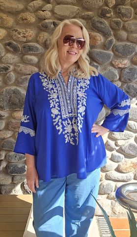 Hovedbilde ZORIN BLOUSE – ROYAL BLUE & WHITE