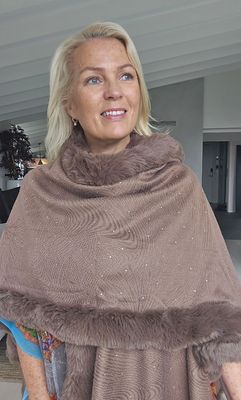 Hovedbilde Poncho med fuskepels - brun - CA 1  SEPTEMBER ...