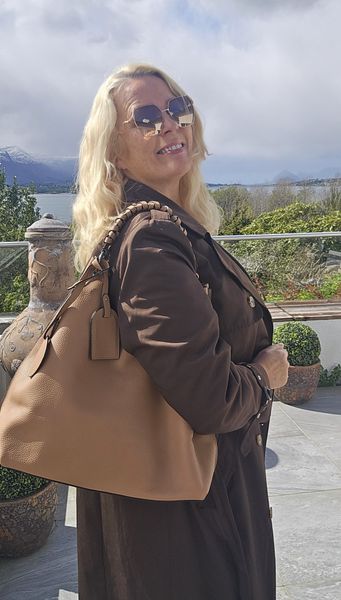 AUDREY TRENCH COAT (LANG) - brown 