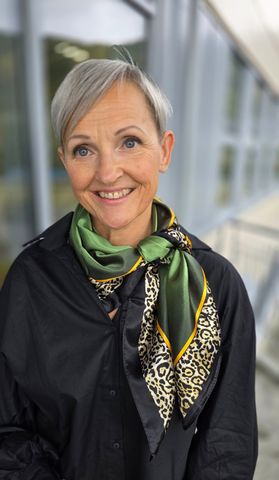 Hovedbilde LEONA SCARF - gr&oslash;nn med leopardkant